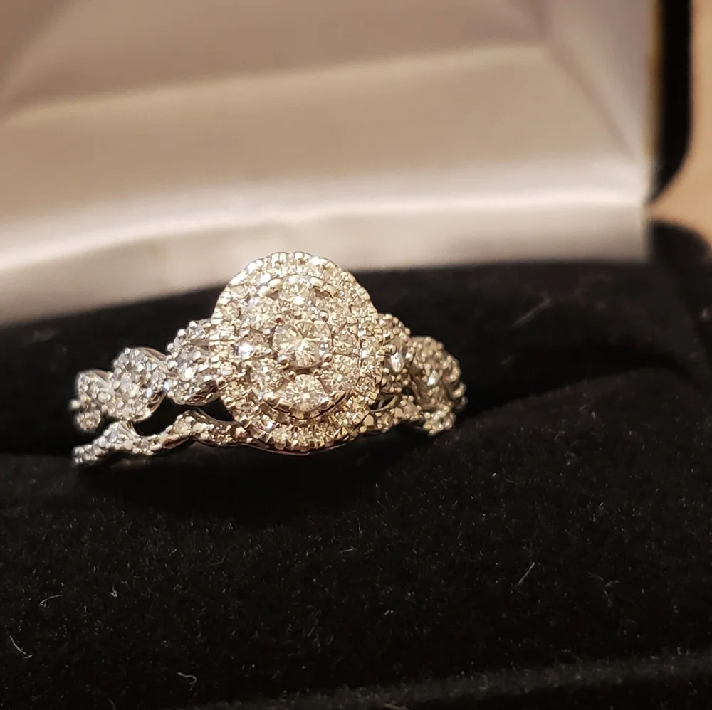 Stunning 10k gold Diamond Bridal ring Set